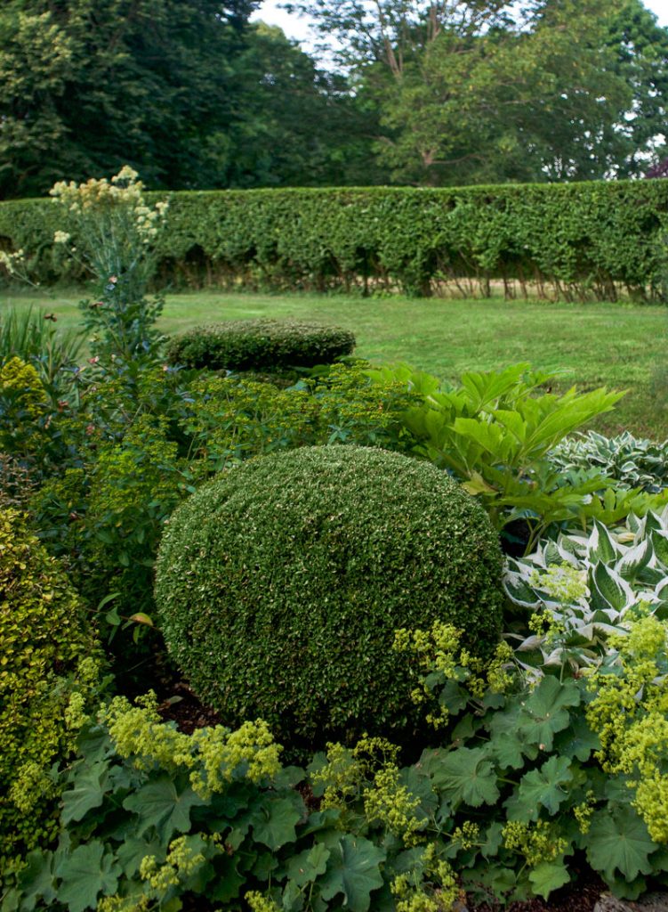 Parterre’s Green and White Garden | Private Newport